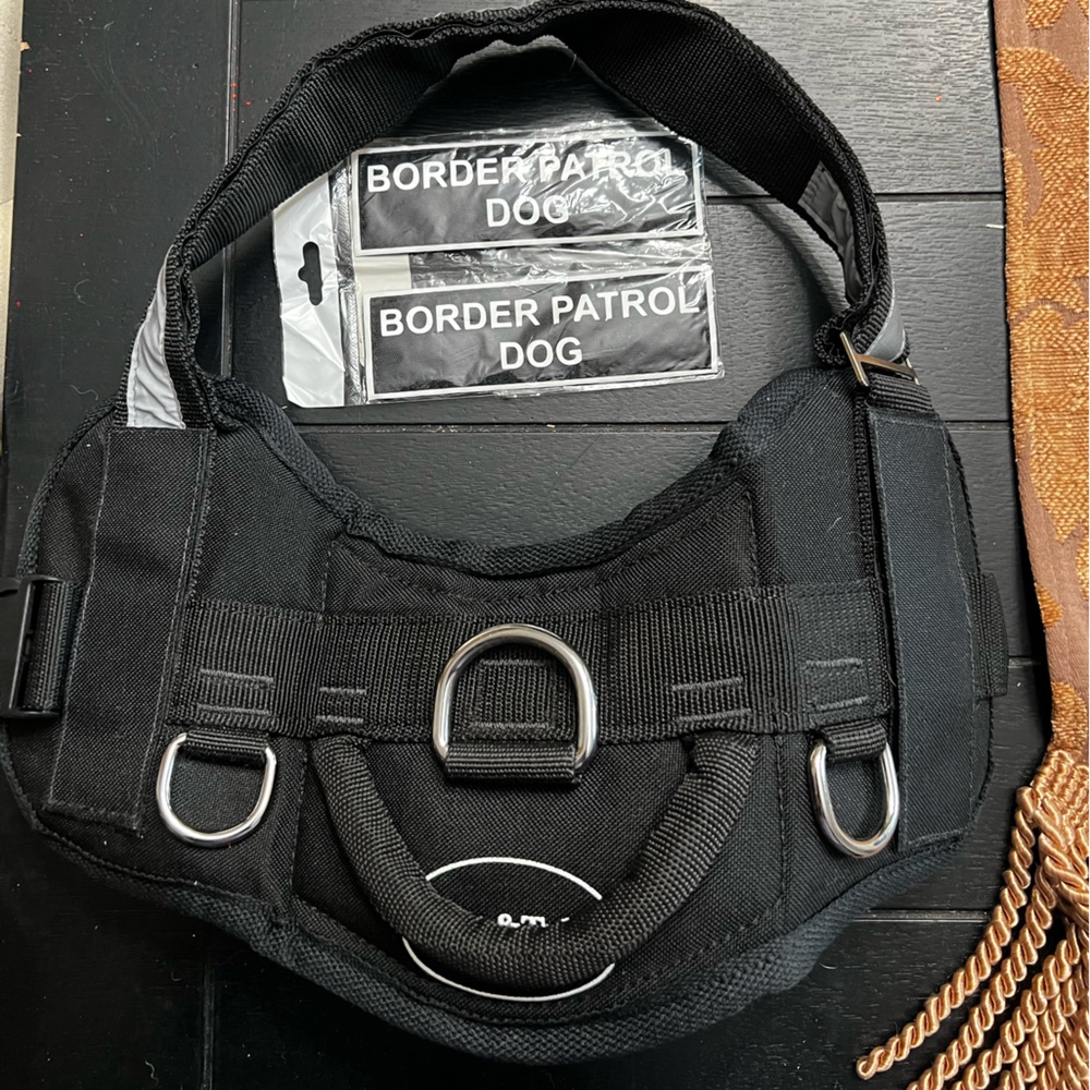 New Dean and Tyler dog harness includes 2 Velcro Border Patrol Patches